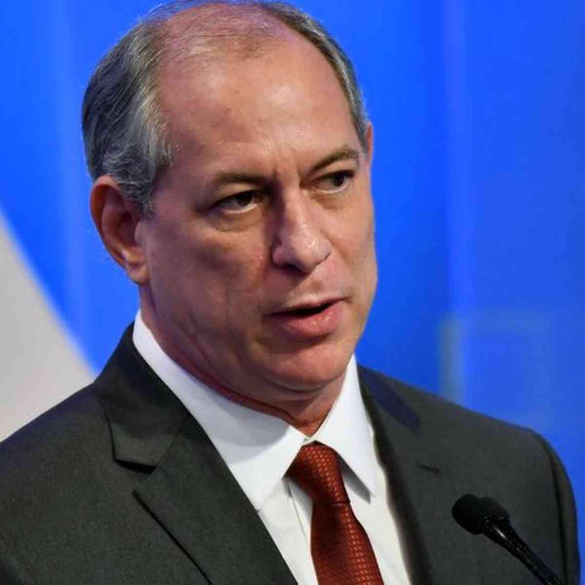 Ciro anexa plano de governo maior do que comporta site do TSE