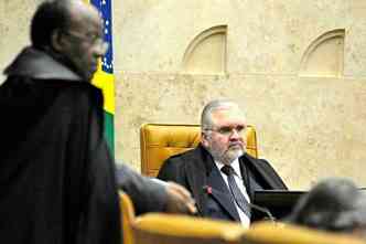 Assim como Joaquim Barbosa, Roberto Gurgel usou o mensalo como exemplo de desajuste dos bancos(foto: Breno Fortes/CB/D.A Press)