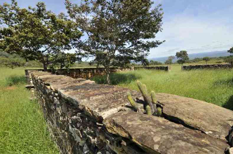 Curral de Pedra do século 18 ainda resiste e é usado nas montanhas do Parque das Sempre-Vivas(foto: Juarez Rodrigues/EM/D.A Press)