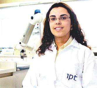 No Brasil, a qu�mica Lucilene Betega de Paiva trabalha em projeto para desenvolver borracha em p�(foto: IPT/DIVULGA��O)