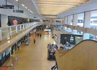 Infraero publica novo edital para construção do Terminal 3, mas prazo curto pode inviabilizar conclusão das obras antes do início da competição(foto: ALEXANDRE GUZANSHE/EM/D.A PRESS %u2013 27/4/11) Infraero publica novo edital para construção do Terminal 3, mas prazo curto pode inviabilizar conclusão das obras antes do início da competição(foto: ALEXANDRE GUZANSHE/EM/D.A PRESS %u2013 27/4/11)