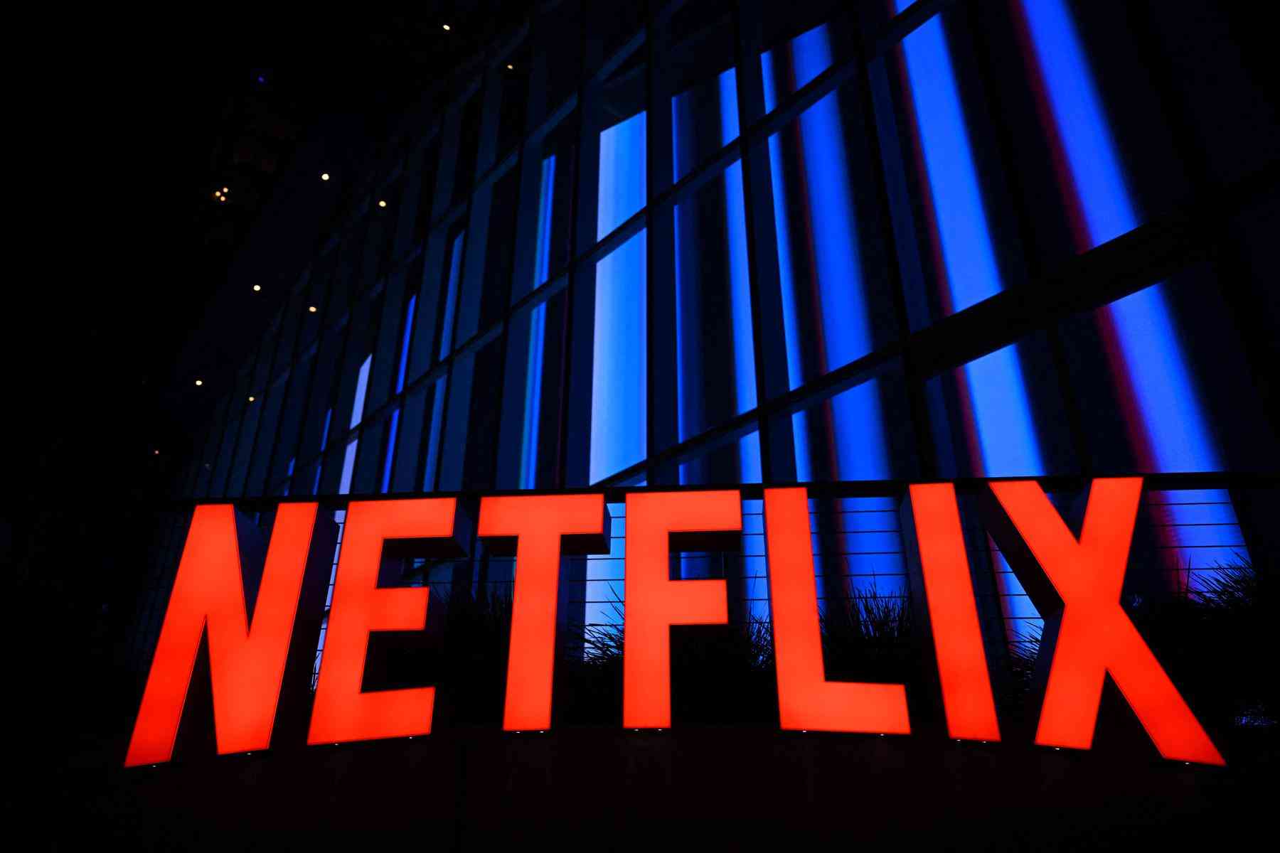 Netflix planeja taxa extra para usuários que compartilham suas contas –  Tecnoblog