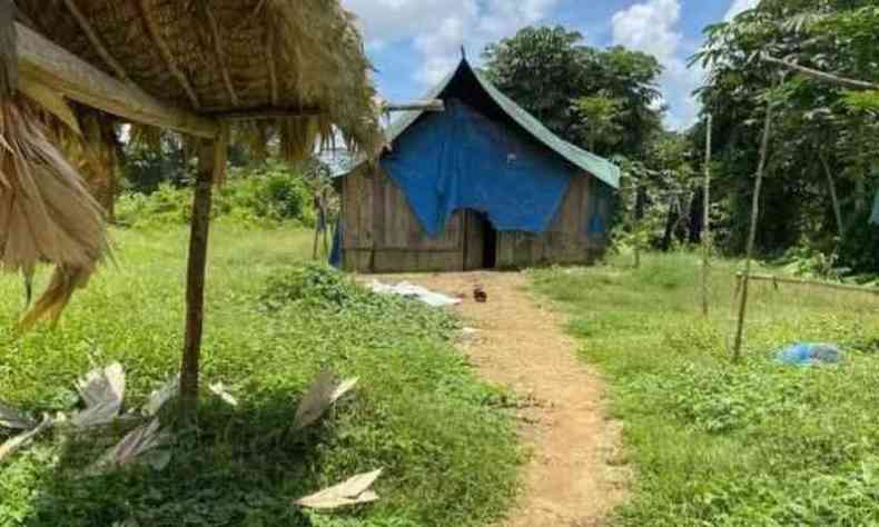 Os garimpeiros invadiram a comunidade e violentaram a adolescente.