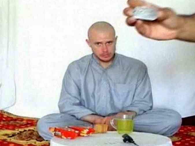 Talibs difundiram vdeos para demonstrar que Bowe Bergdahl estava vivo (foto: REUTERS/via Reuters TV/Files )