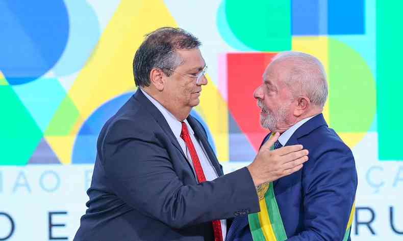 Flvio Dino e Luiz Incio Lula da Silva em cerimnia de posse de ministros em Braslia
