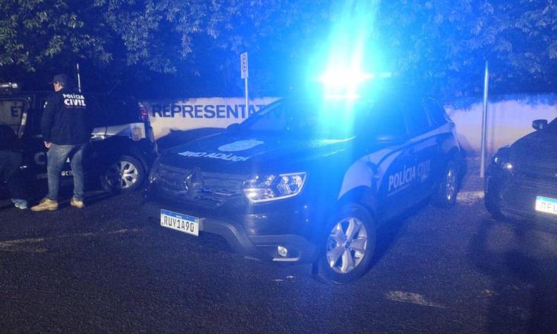 Até o meio-dia a operação tinha conseguido prender dois dos integrantes do trio assassino