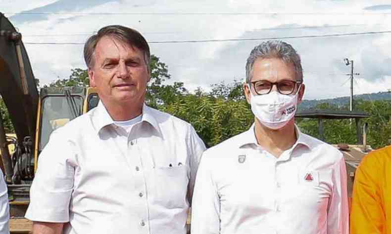 Jair Bolsonaro e Romeu Zema em dezembro de 2020, no lanamento da Pedra Fundamental para Implantao e Pavimentao da BR-367, na cidade de Jacinto, em Minas