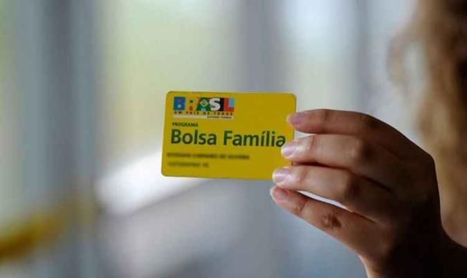 O programa de transferência de renda atende famílias em situação de pobreza e de extrema pobreza(foto: Wikimedia/Reprodução Internet) O programa de transferência de renda atende famílias em situação de pobreza e de extrema pobreza(foto: Wikimedia/Reprodução Internet)
