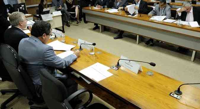 Reunio da CPI de senadores e deputados sobre a Petrobras: plano de trabalho apresentado ontem s ser votado hoje pelo colegiado(foto: Moreira Mariz/Agncia Senado)