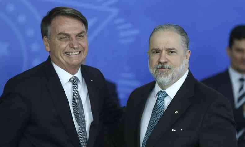 Jair Bolsonaro e Augusto Aras(foto: Jos Cruz/Agncia Brasil)