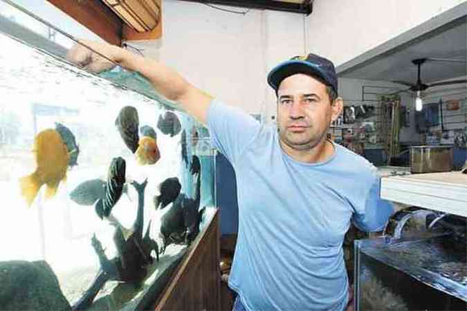 Fábio Ramos, gerente da Eco Fish. Empresa está há seis anos no mercado de Belo Horizonte (foto: Edésio Ferreira/EM/F.A Press)