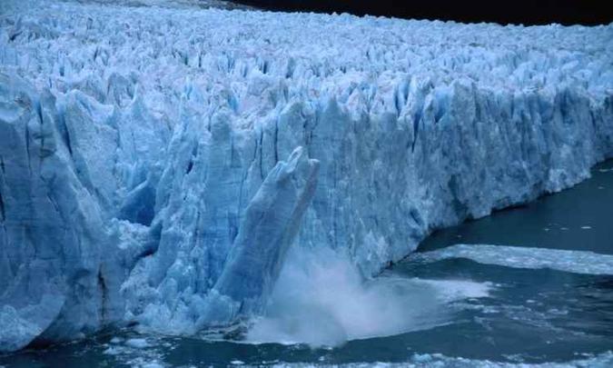 Glaciar Perito Moreno, na Argentina,  um dos poucos que tm se mantido estvel nos ltimos anos(foto: Wikipedia)