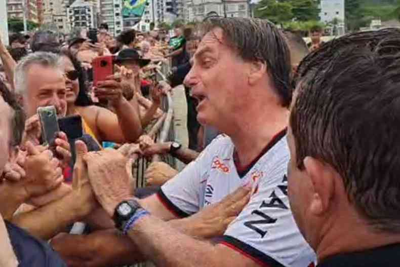 O presidente tem chamado a atenção em praia de Santa Catarina