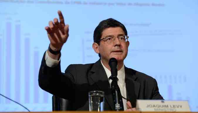 Joaquim Levy vai ao Senado na tera-feira para detalhar aos parlamentares suas propostas impopulares (foto: Valter Campanato/Agncia Brasil - 27/2/15)