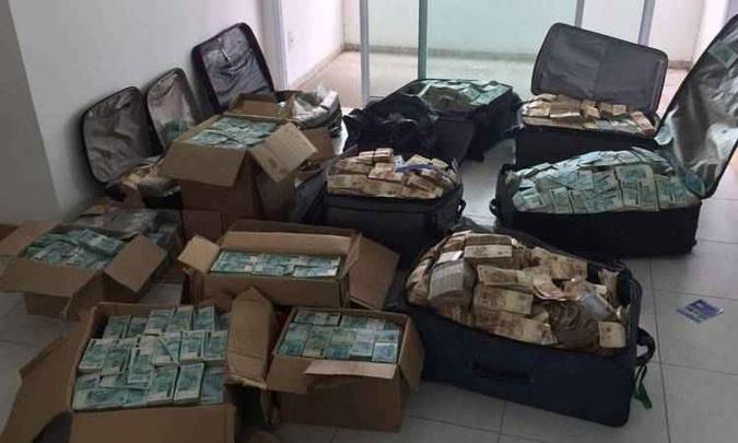 Dinheiro apreendido pela PF chega a R$ 51 milhões (foto: Polícia Federal/Divulgação) Dinheiro apreendido pela PF chega a R$ 51 milhões (foto: Polícia Federal/Divulgação)