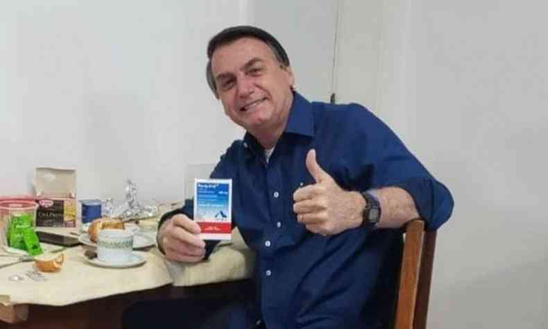 Um dos grandes apoiadores da cloroquina  o presidente Jair Bolsonaro(foto: Redes Sociais/Reproduo)