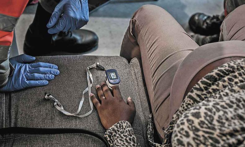 Cientistas ainda não conseguem explicar por que a fertilização in vitro pode ser porta de entrada para a hipertensão gestacional (foto: PHILIPPE LOPEZ/AFP ) hipertensão gestacional