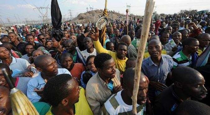 Grevistas s�o acusados pela morte de colegas durante paralisa��o(foto: AFP)