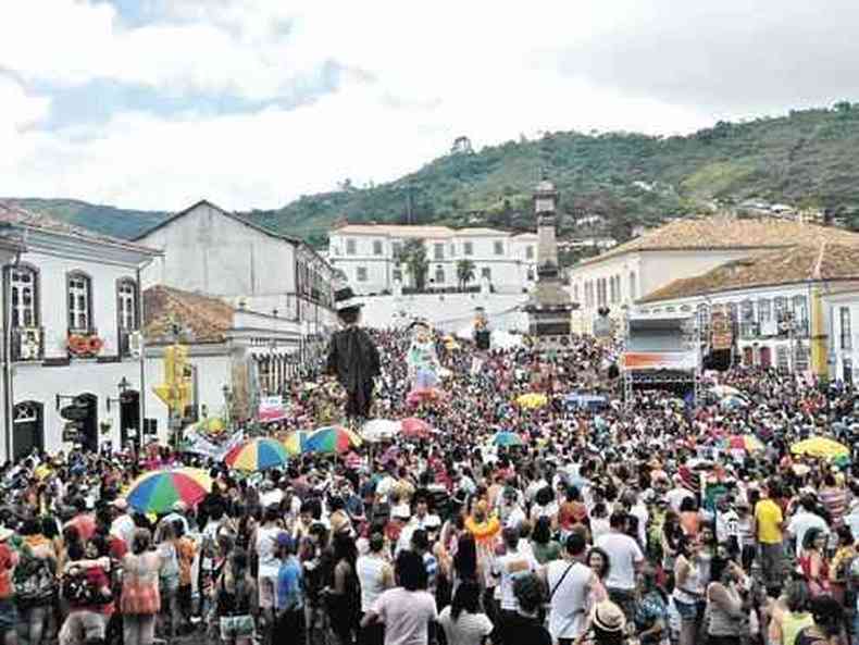 Folies se divertem em Ouro Preto no ano passado: cidade foi escolhida para estrear a campanha que vai mapear casos de assdio e reas de risco(foto: Prefeitura de Ouro Preto/Divulgao)