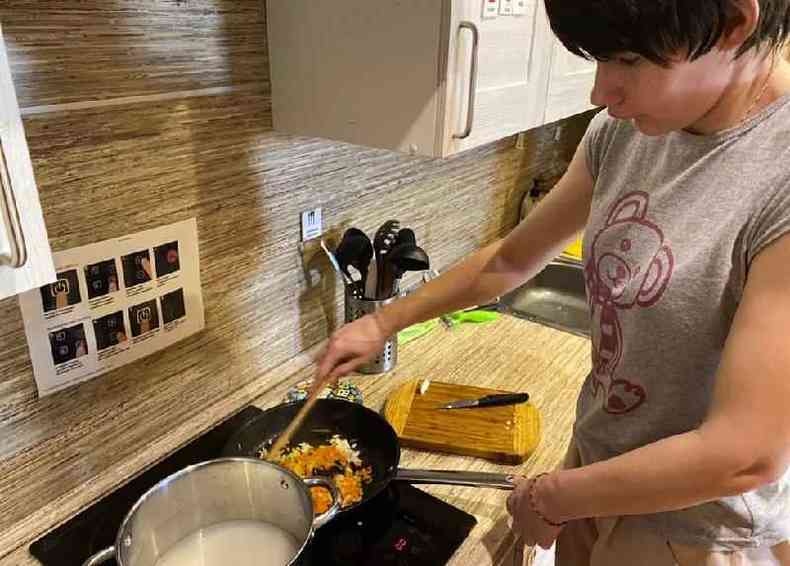 Nina teve a chance de cozinhar para si mesma pela primeira vez(foto: Arina Muratova)