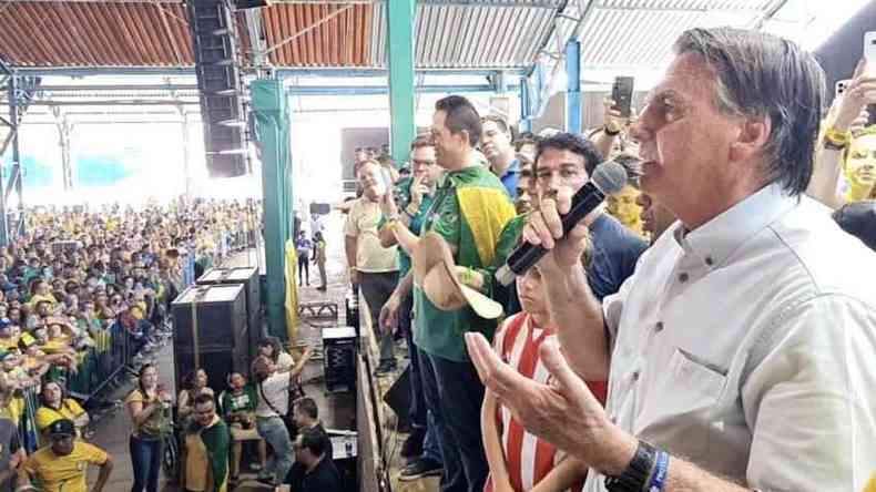 Bolsonaro no palanque 