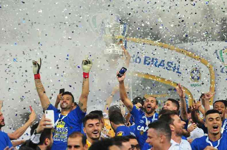 O hexacampeonato da Copa do Brasil, em 2018, foi o ltimo grande ttulo conquistado pelo Cruzeiro antes de cair para a Srie B(foto: Gladyston Rodrigues/EM/D.A Press - 17/10/18)