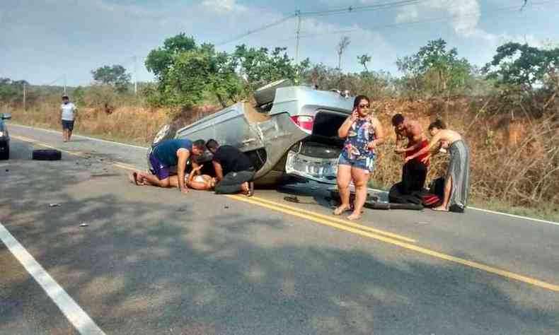 Acidente assustou quem passava pela MG-010(foto: Reproduo da Internet/WhatsApp)