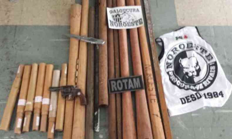 Barras de madeira so itens usados durante brigas entre organizadas (foto: Polcia Militar/Divulgao)