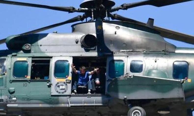 Bolsonaro sobrevoa a Avenida Paulista nesta tarde