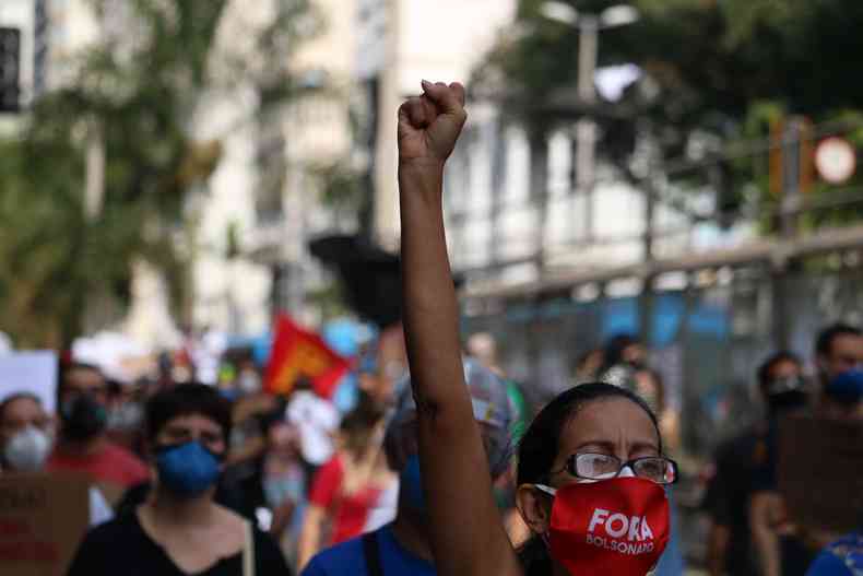 Protesto contou com a participao de estudantes e trabalhadores(foto: Lucas Almeida/Especial para o EM)