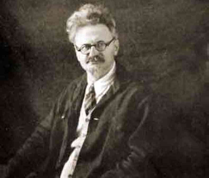 Trotski, aos 50 anos, na Turquia, em 1929, seu primeiro exlio, depois de ser expulso da URSS por Josef Stlin(foto: JEAN WEINBERG/ARQUIVOS DO INSTITUTO HOOVER)
