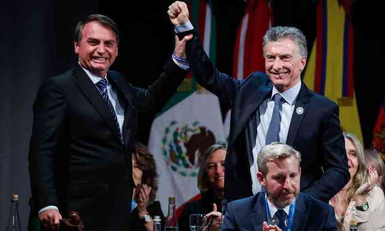 Bolsonaro ao lado do presidente da Argentina, Mauricio Macri, durante a passagem da presidncia pro tempore do Mercosul para o Brasil(foto: Alan Santos/PR)