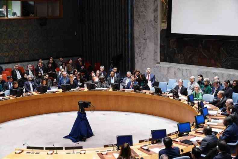 Os membros do Conselho de Segurana da ONU votaram a resoluo do Brasil. A maioria dos pases foram a favor, mas os EUA rejeitaram a proposta. Como o pas estadunidense tem poder de veto, a resoluo foi reprovada - 