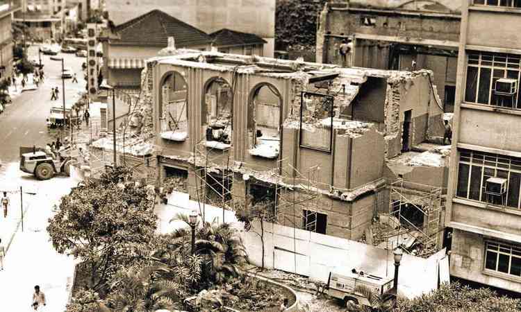 Em 1983,Cine Metropole demolido
