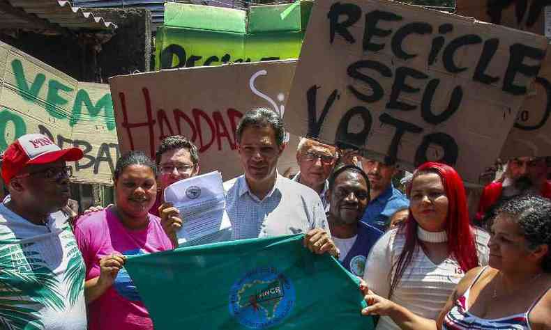 Fernando Haddad (PT) afirmou que vai tentar conquistar apoio pblico de Ciro Gomes at o domingo(foto: Miguel Schincariol/AFP)