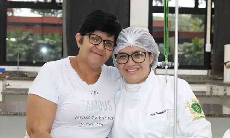 Roselene Borges da Cunha e a filha e estudante de Farmcia, Flvia Emanuely Borges Dutra