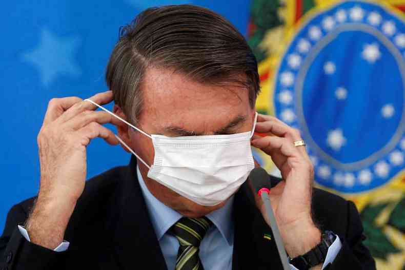 Bolsonaro comeou a utilizar mscaras com mais frequncia h pouco tempo(foto: Agncia Brasil/Reproduo)