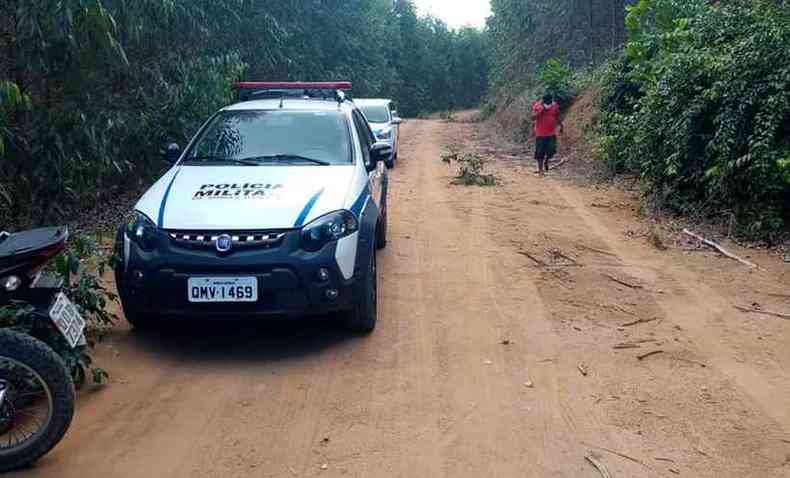 O corpo da enfermeira foi encontrado s margens desta estrada de terra, prximo  cidade de Ipaba, no Vale do Ao. Priscila, a enfermeira, estava desaparecida desde 15/3(foto: Reproduo redes sociais)