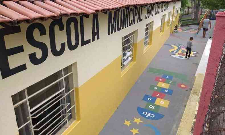 Escola Municipal Joo Luz de Sousa, em Itana, tem retorno das aulas presenciais a partir do dia 5(foto: Prefeitura de Itana/Divulgao)