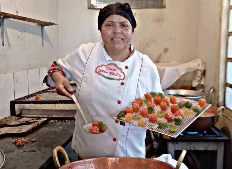 Rita Doceira prepara um a um os docinhos