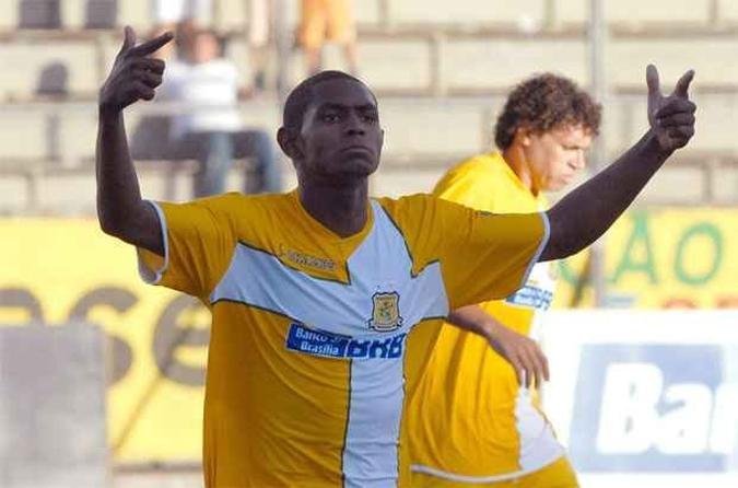 Jobson no início de carreira, ainda jogando pelo Brasiliense(foto: Minervino Junior/Esp. CB/D.A Press) Jobson no início de carreira, ainda jogando pelo Brasiliense(foto: Minervino Junior/Esp. CB/D.A Press)