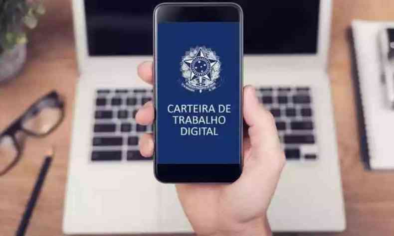 Um celular mostrando em tela o aplicativo aberto da carteira de trabalho digital