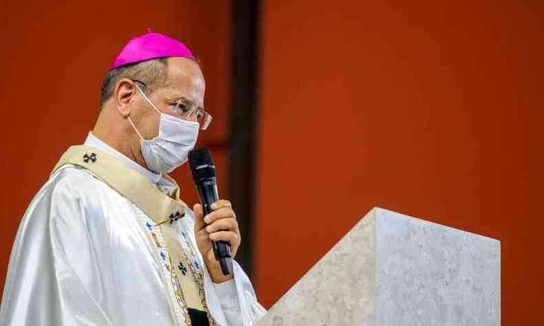 Missa  presidida pelo arcebispo Metropolitano dom Walmor Oliveira de Azevedo(foto: Leandro Couri/EM/D.A/Press)