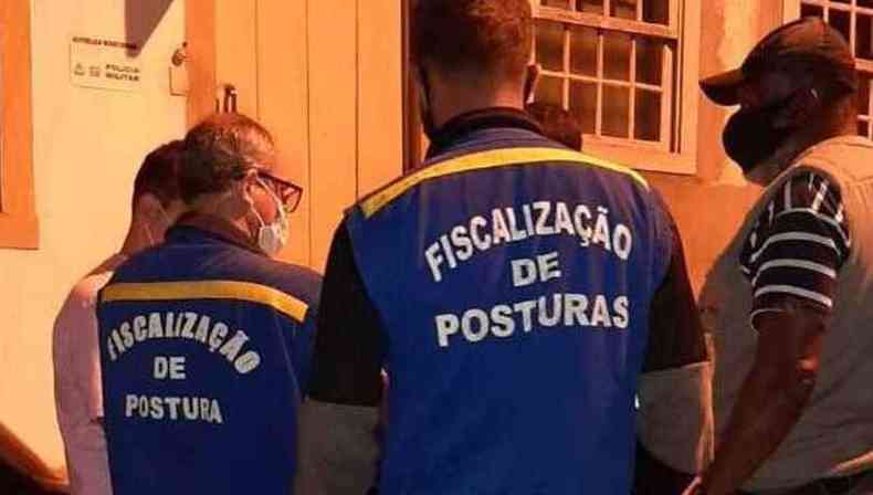Cinco equipes com 16 fiscais e apoio da Polcia Militar percorreram a sede e os 12 distritos de Ouro Preto(foto: Reproduo/Secretaria de Defesa Social de Ouro Preto)
