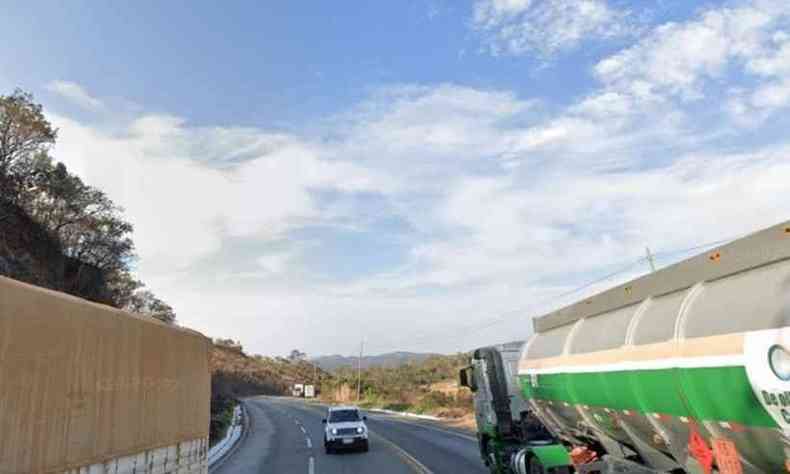 Na imagem, km 322 da BR-381 onde ocorreu um dos acidentes (foto: Google Street View/ Reproduo)