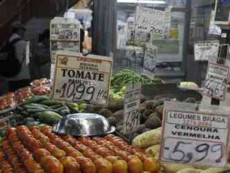 A cenoura ficou 24% mais cara, a cebola, 14,16% e o tomate, 14,11%(foto: Juarez Rodrigues/EM/D.A Press - 08/04/2013)
