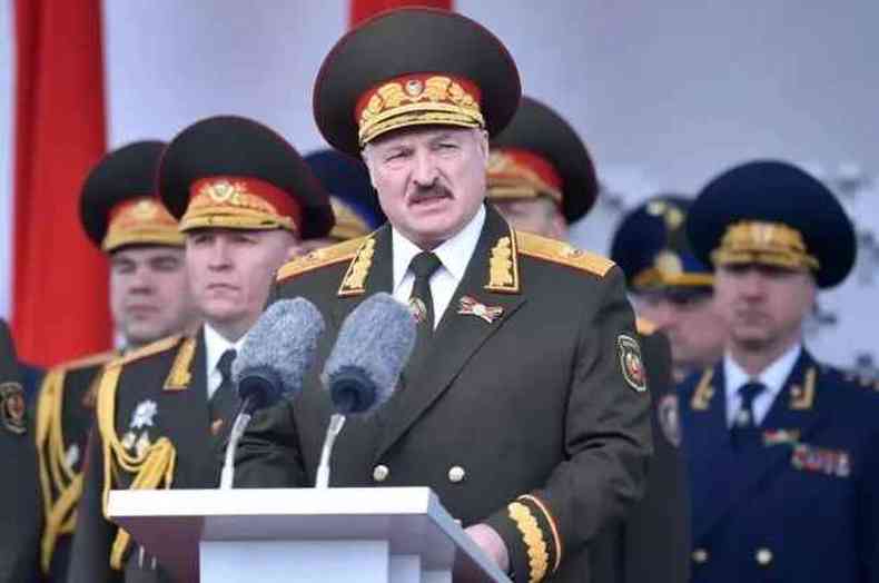 O presidente bielorrusso  um dos poucos lderes do mundo que no imps medidas de conteno obrigatrias(foto: Sergei Gapon/AFP)