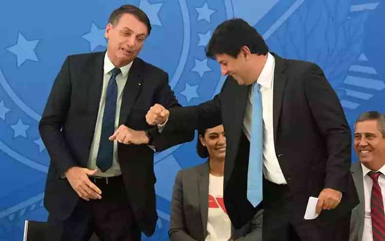 Bolsonaro e Mandetta na entrevista que marcou despedida do ministro do governo(foto: Ed Alves/CB/D.A Press)