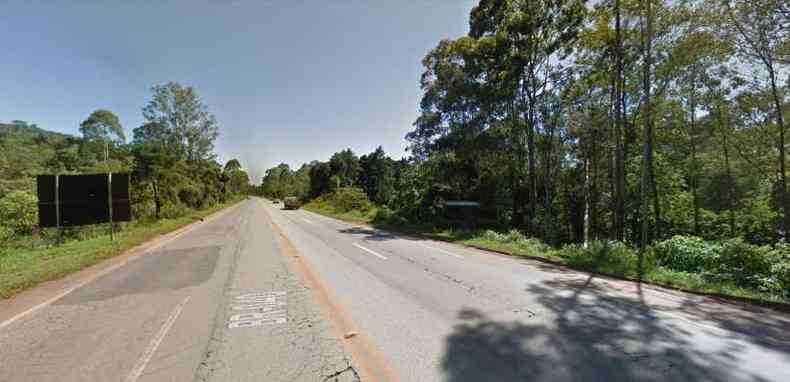 O acidente aconteceu no km 567 da rodovia(foto: Google Street View/Reproduo)