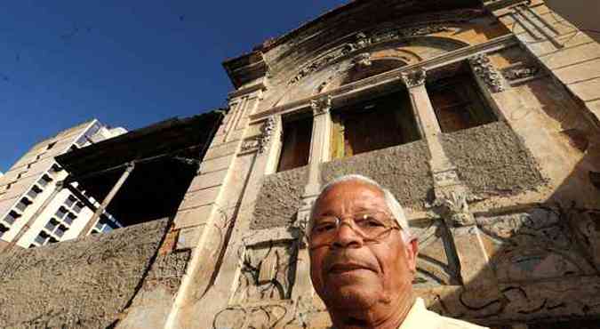  uma pena, pois o casaro poderia ser restaurado e bem aproveitado pela comunidade - Dlio Mendes Rabelo, de 64 anos, carreteiro(foto: CRISTINA HORTA/EM/D.A PRESS)